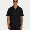 Camicia da uomo a maniche corte in lino con pantaloncini Camicia da uomo a maniche corte in lino con pantaloncini