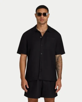 Camicia da uomo a maniche corte in lino con pantaloncini