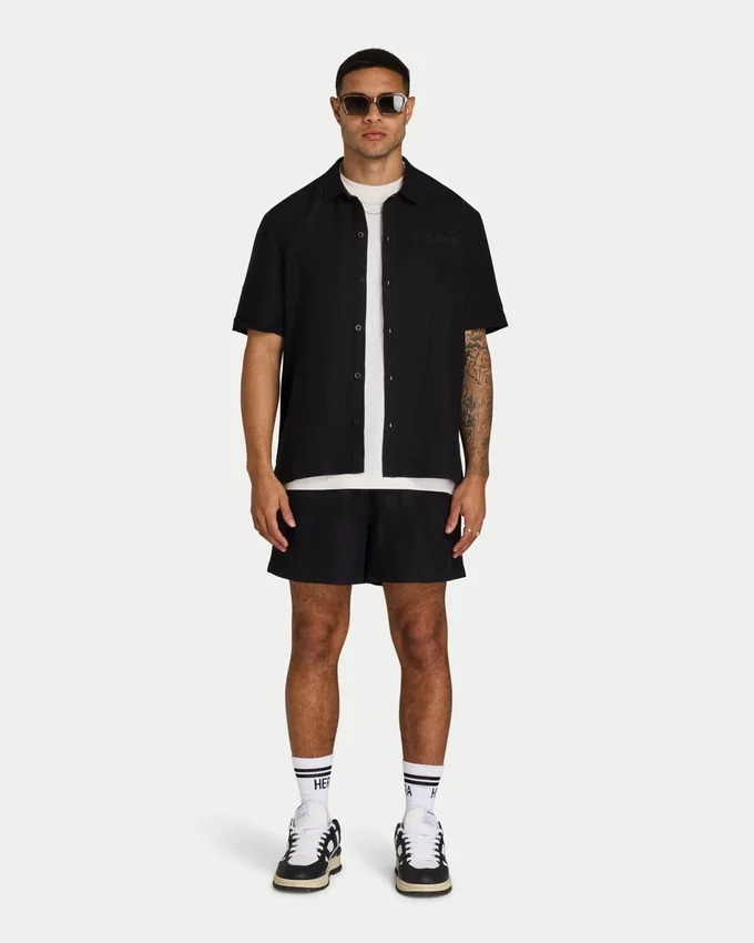Camicia da uomo a maniche corte in lino con pantaloncini Camicia da uomo a maniche corte in lino con pantaloncini