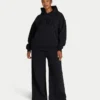 Felpa con cappuccio oversize da donna 365 – nera Felpa con cappuccio oversize da donna 365 – nera