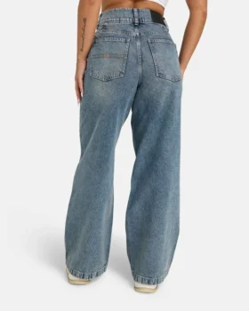 Jeans da donna larghi in denim – lavaggio medio