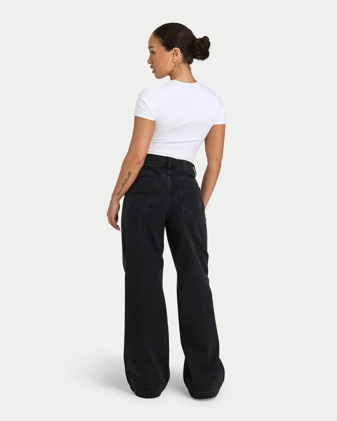 Jeans da donna larghi – neri Jeans da donna larghi – neri
