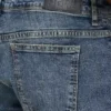 Jeans da uomo in Denim dal taglio morbido – lavaggio medio Jeans da uomo in Denim dal taglio morbido – lavaggio medio