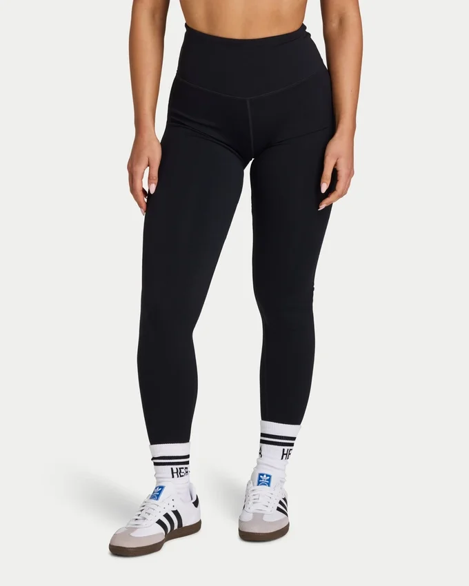 Leggings essenziali da donna – neri Leggings essenziali da donna – neri