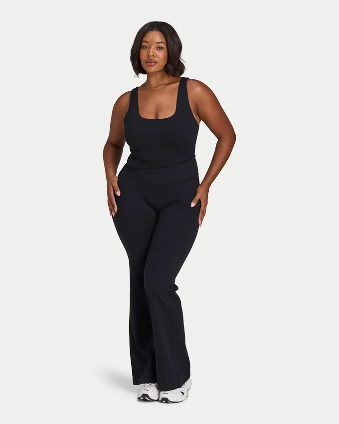 Leggings svasati da donna Essentials Leggings svasati da donna Essentials