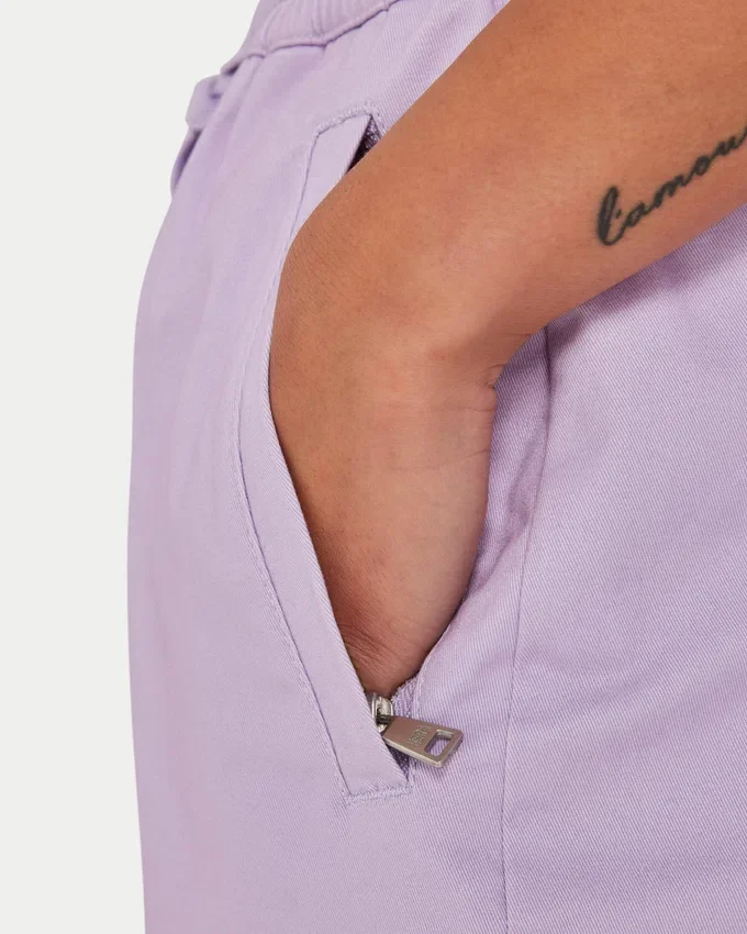 Pantaloni cargo da donna – lilla primaverile Pantaloni cargo da donna – lilla primaverile