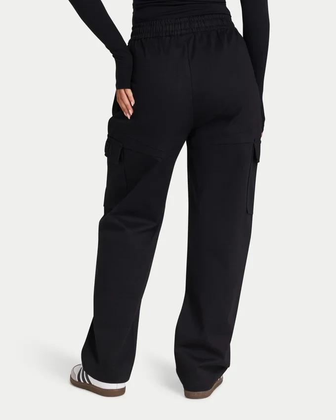 Pantaloni cargo da donna – neri Pantaloni cargo da donna – neri