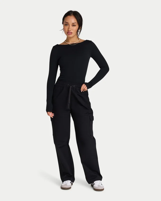 Pantaloni cargo da donna – neri Pantaloni cargo da donna – neri