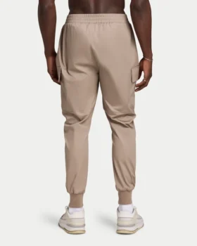 Pantaloni cargo da uomo dal taglio affusolato
