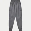 Pantaloni cargo da uomo dal taglio affusolato