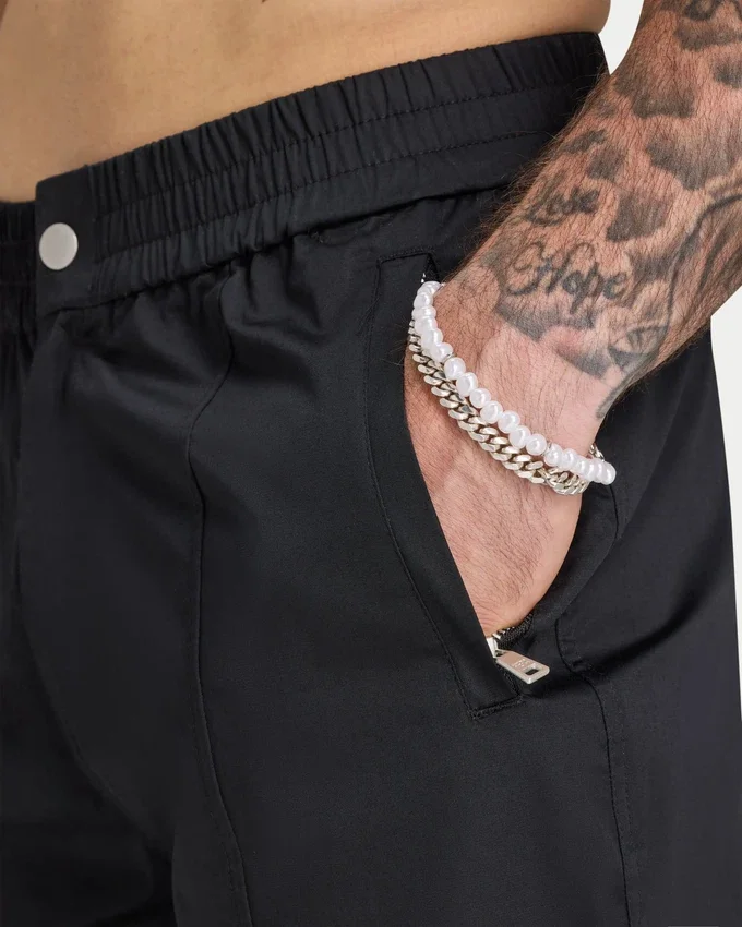 Pantaloni cargo da uomo dal taglio comodo Pantaloni cargo da uomo dal taglio comodo