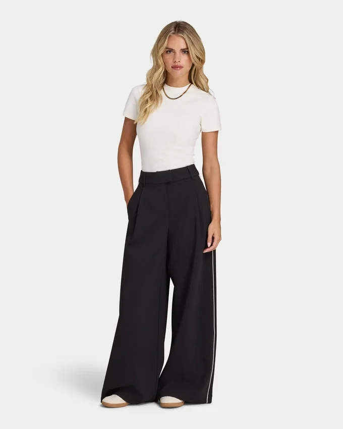 Pantaloni da donna Studio a gamba larga Pantaloni da donna Studio a gamba larga