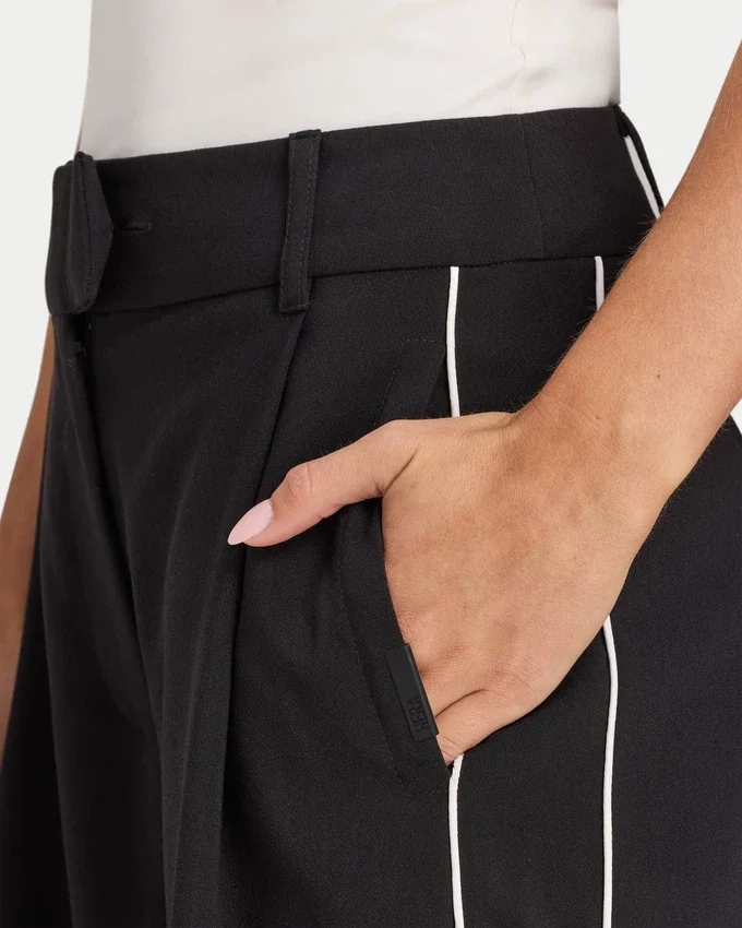 Pantaloni da donna Studio a gamba larga Pantaloni da donna Studio a gamba larga