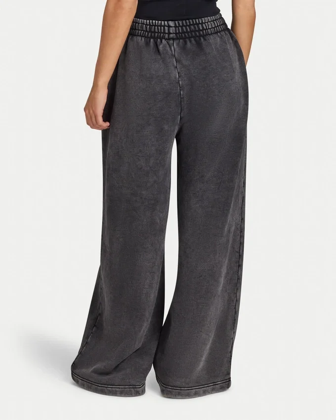 Pantaloni sportivi da donna a gamba larga della linea Collective Pantaloni sportivi da donna a gamba larga della linea Collective