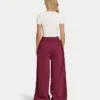 Pantaloni sportivi da donna a gamba larga della linea Collective Pantaloni sportivi da donna a gamba larga della linea Collective