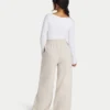 Pantaloni sportivi da donna a gamba larga della linea Collective Pantaloni sportivi da donna a gamba larga della linea Collective