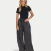 Pantaloni sportivi da donna a gamba larga della linea Collective Pantaloni sportivi da donna a gamba larga della linea Collective