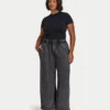 Pantaloni sportivi da donna a gamba larga della linea Collective Pantaloni sportivi da donna a gamba larga della linea Collective