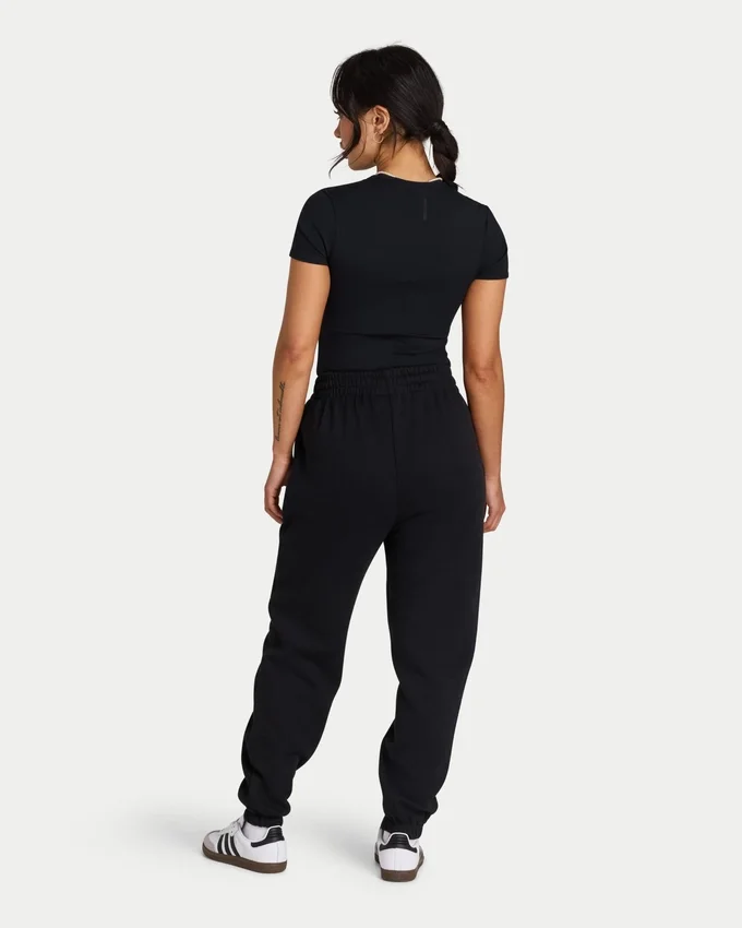 Pantaloni sportivi da donna The Collective – neri Pantaloni sportivi da donna The Collective – neri