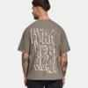 T-shirt da uomo oversize con grafica graffiti