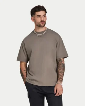 T-shirt da uomo oversize con grafica graffiti