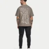 T-shirt da uomo oversize con grafica graffiti