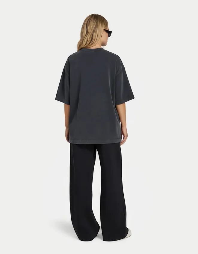 T-shirt Signature lavata da donna oversize T-shirt Signature lavata da donna oversize