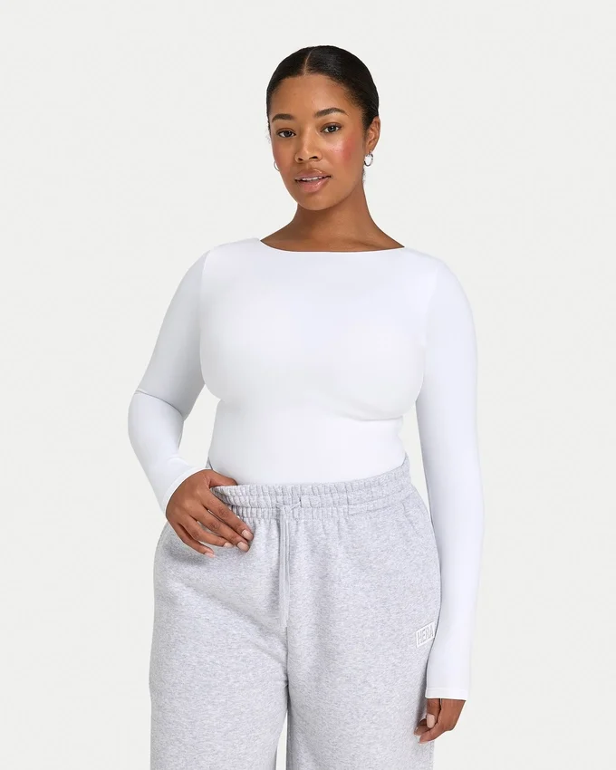 Top da donna essenziale a maniche lunghe dual wear – bianco Top da donna essenziale a maniche lunghe dual wear – bianco